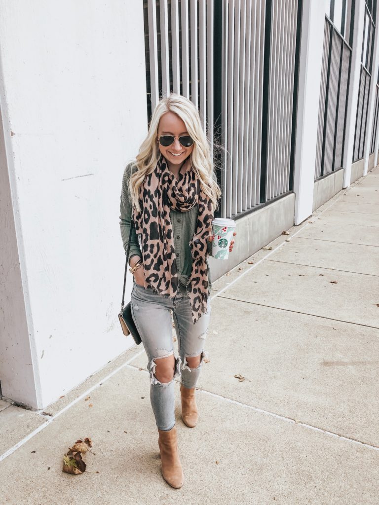 3 Casual Ways to Style a Leopard Scarf | Style by Say