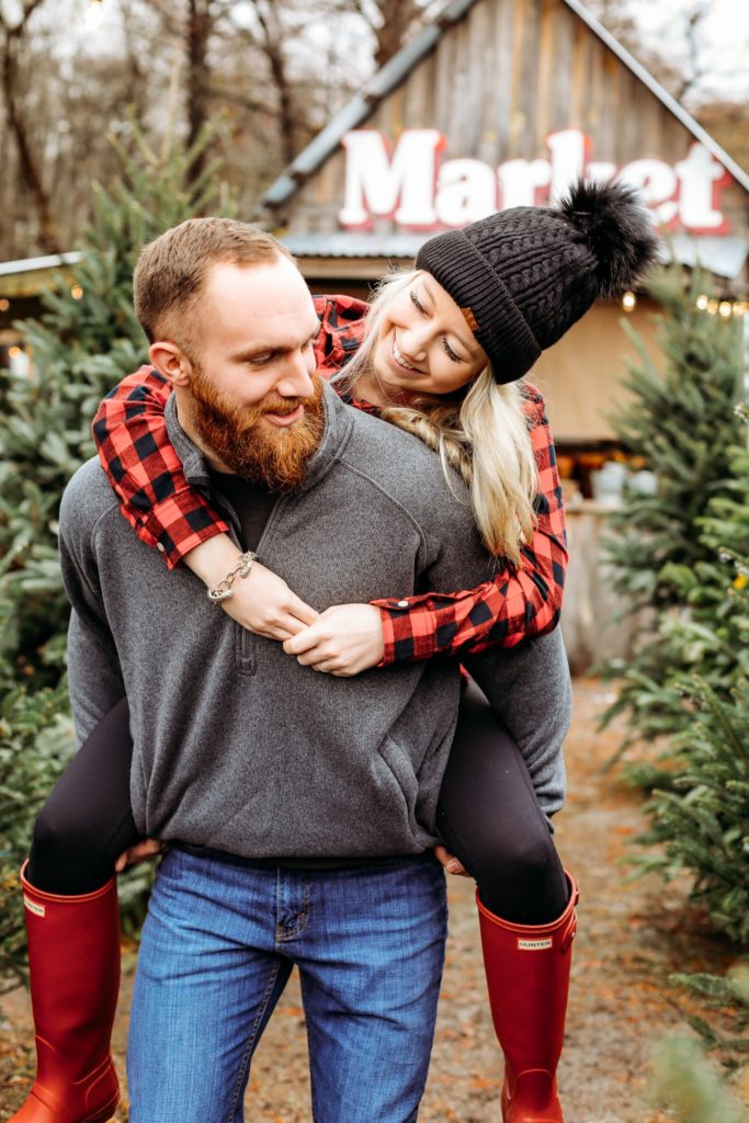 32 Couple Outfit Ideas For Christmas Images